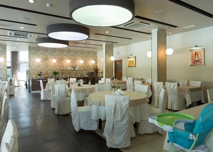 מלון Regata Palace סאני ביץ'