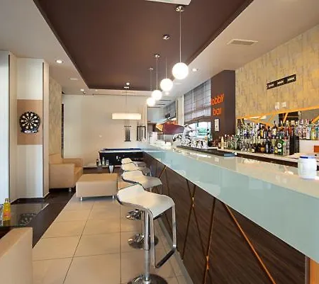 מלון Regata Palace 4*