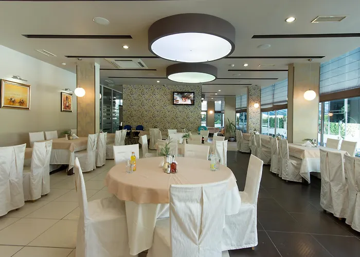 Хотел Regata Palace 4*