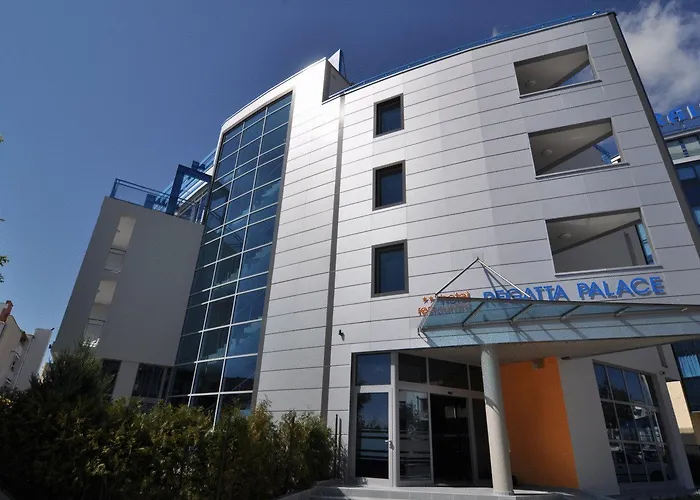 Хотел Regata Palace 4*