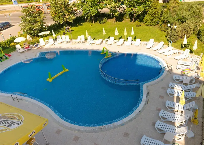 Хотел Regata Palace 4*