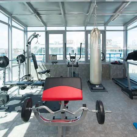 מלון Regata Palace 4*