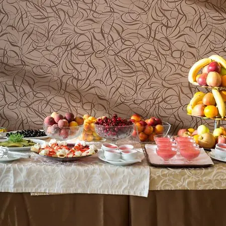 מלון Regata Palace 4*